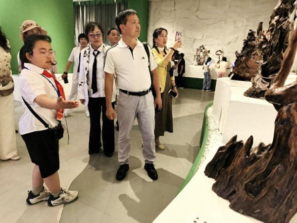 万无优配 浪木根雕：松花江洗练千年的奇迹